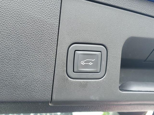 2023 Cadillac XT4 AWD Premium Luxury