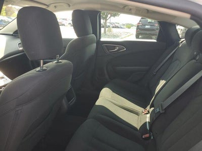 2016 Chrysler 200 LX