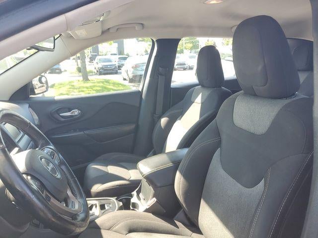 2016 Jeep Cherokee Sport