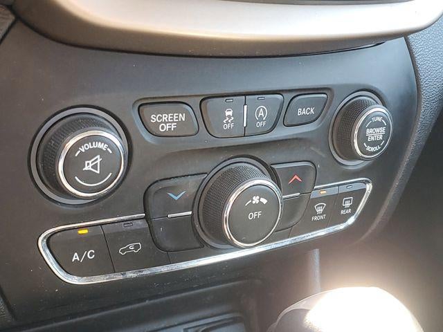 2016 Jeep Cherokee Sport