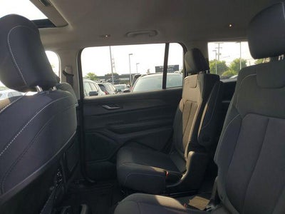 2023 Jeep Grand Cherokee L Laredo 4x4