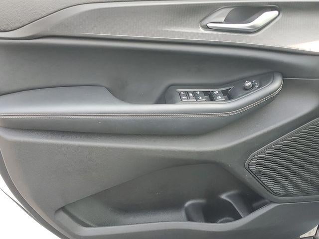 2023 Jeep Grand Cherokee L Laredo 4x4