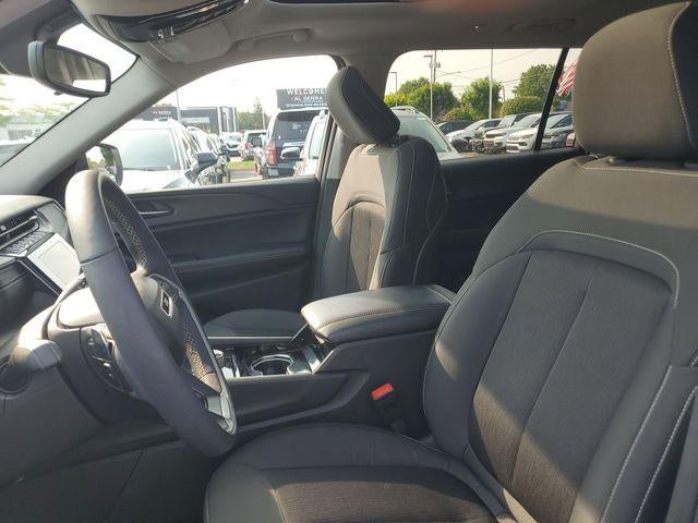 2023 Jeep Grand Cherokee L Laredo 4x4