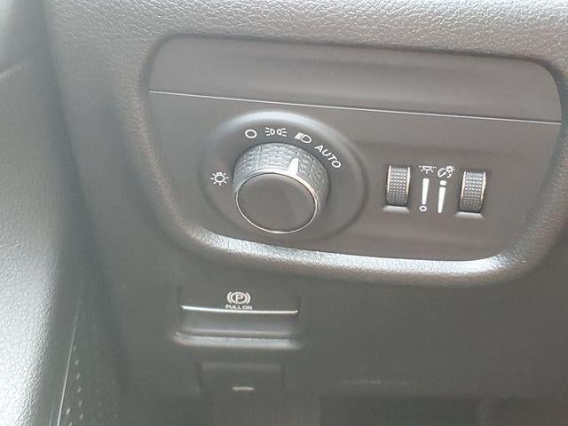 2023 Jeep Grand Cherokee L Laredo 4x4