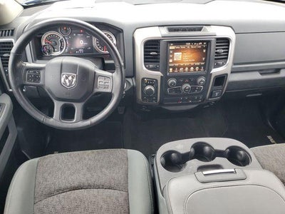 2017 RAM 1500 Big Horn Crew Cab 4x4 5'7" Box