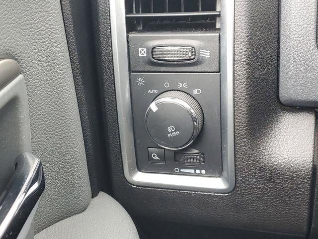 2017 RAM 1500 Big Horn Crew Cab 4x4 5'7" Box