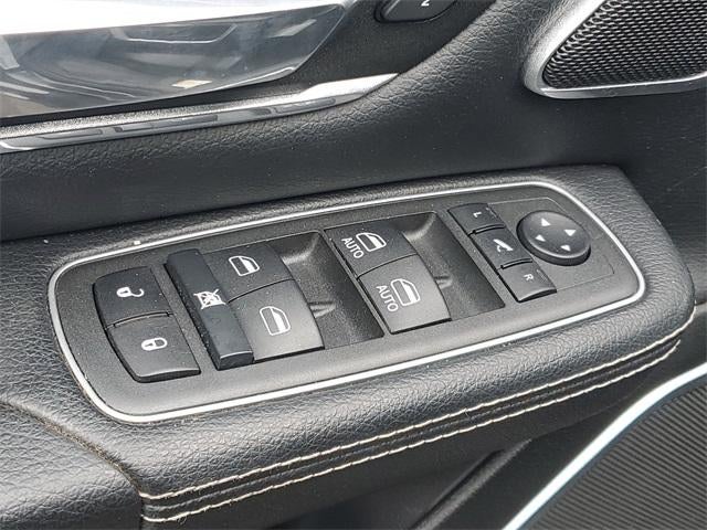 2022 RAM 1500 Laramie Crew Cab 4x2 5'7" Box