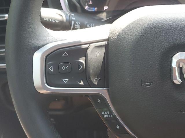 2025 RAM 1500 Big Horn Crew Cab 4x4 5'7" Box