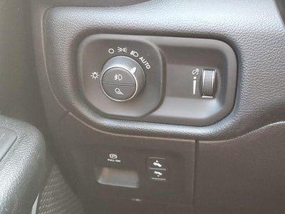 2021 RAM 1500 Big Horn Crew Cab 4x4 5'7" Box