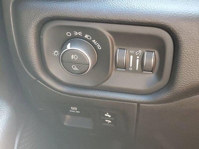 2019 RAM 1500 Big Horn/Lone Star Crew Cab 4x4 5'7" Box
