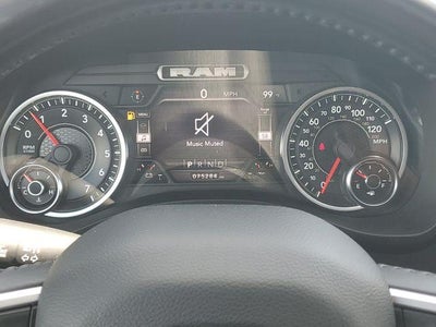 2022 RAM 1500 Big Horn Crew Cab 4x4 5'7" Box