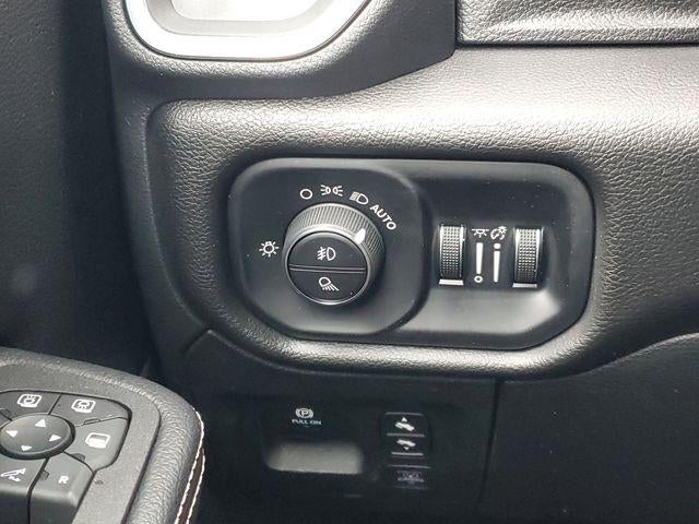 2025 RAM 1500 Laramie Crew Cab 4x4 5'7" Box