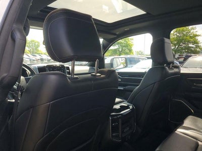 2020 RAM 1500 Laramie Crew Cab 4x4 5'7" Box