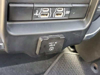 2020 RAM 1500 Laramie Crew Cab 4x4 5'7" Box