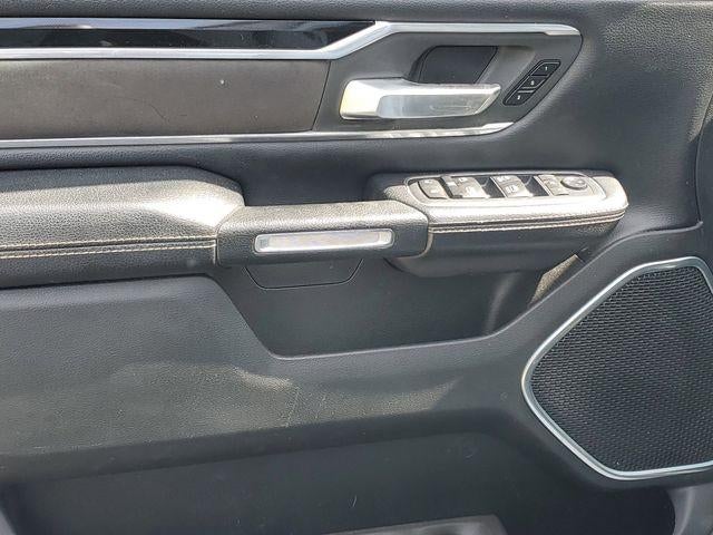 2020 RAM 1500 Laramie Crew Cab 4x4 5'7" Box