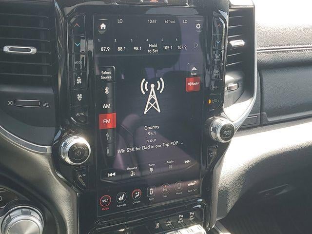 2020 RAM 1500 Laramie Crew Cab 4x4 5'7" Box
