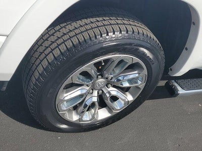 2020 RAM 1500 Laramie Crew Cab 4x4 5'7" Box