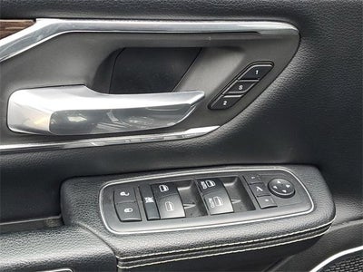 2019 RAM 1500 Laramie Crew Cab 4x4 5'7" Box