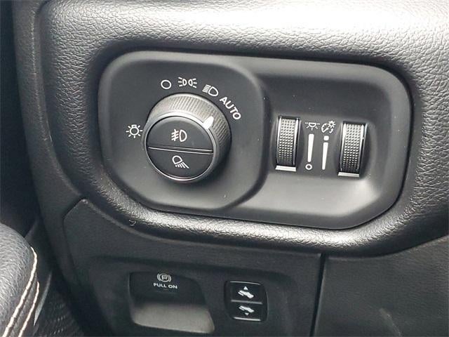 2019 RAM 1500 Laramie Crew Cab 4x4 5'7" Box