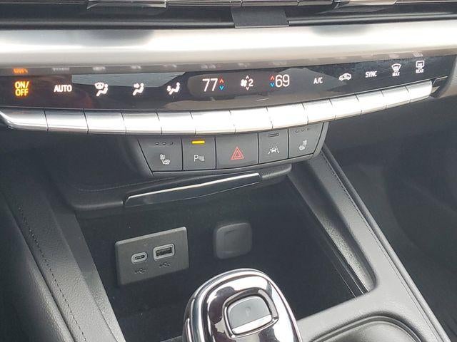 2024 Cadillac XT4 Luxury