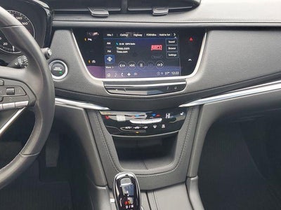 2025 Cadillac XT6 Luxury