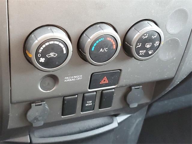 2015 Nissan Titan SV