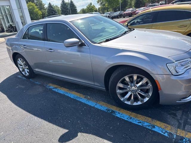 2016 Chrysler 300 Limited
