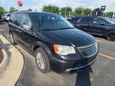 2016 Chrysler Town & Country Touring-L Anniversary Edition