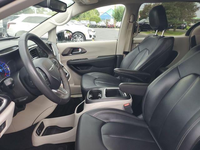 2024 Chrysler Pacifica Hybrid Select