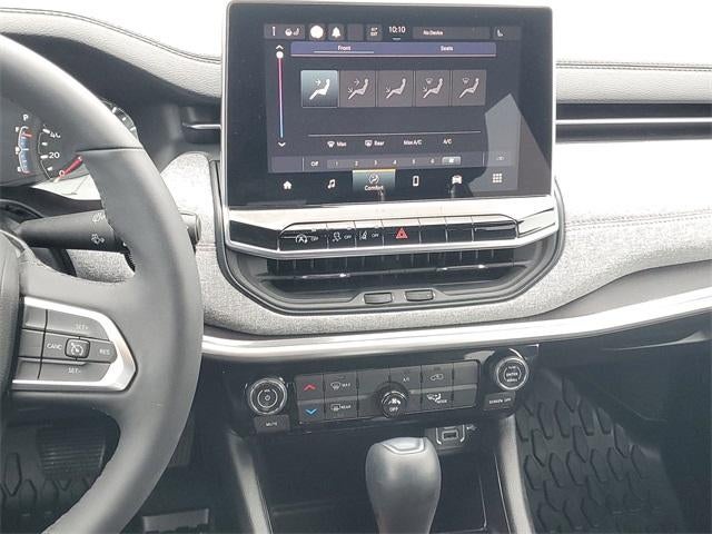 2023 Jeep Compass Latitude Lux FWD