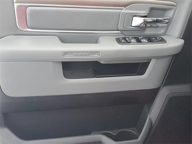 2017 RAM 1500 Big Horn Crew Cab 4x4 5'7" Box