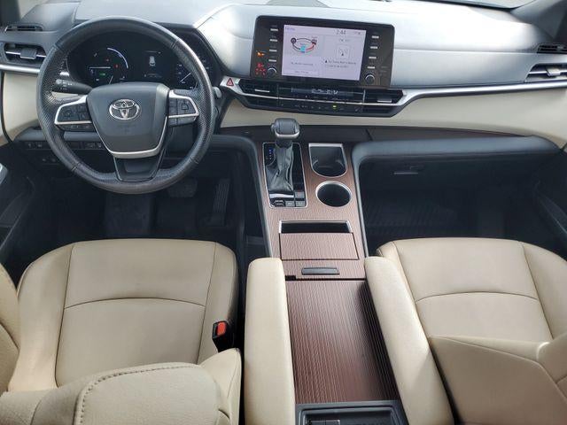 2024 Toyota Sienna LE